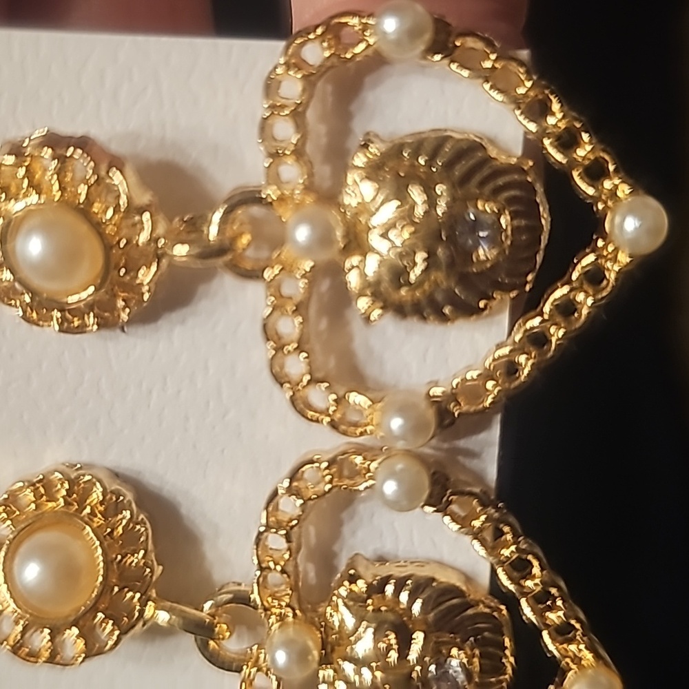 Nicole goldtone and pearl bead earings - Picture 4 of 4